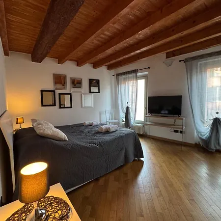 Houseberg Quarenghi Sx