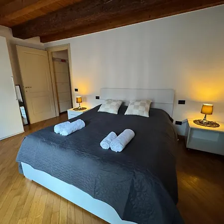 Houseberg Quarenghi Sx Lägenhet *