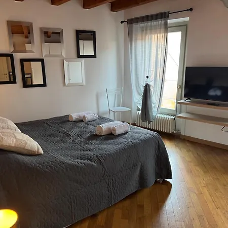 Houseberg Quarenghi Sx *