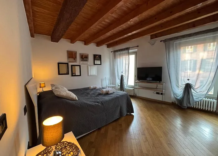 Houseberg Quarenghi Sx