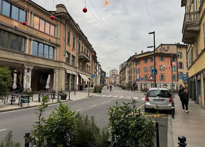 Houseberg Quarenghi Sx Lägenhet *