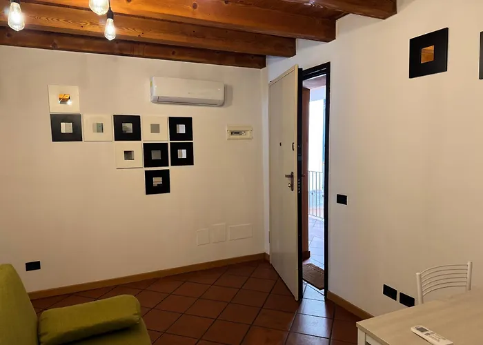 Houseberg Quarenghi Sx Bergamo