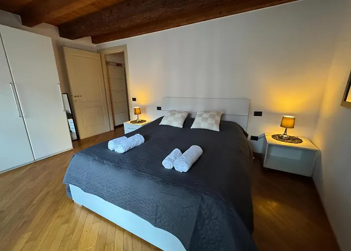 Houseberg Quarenghi Sx Lägenhet *