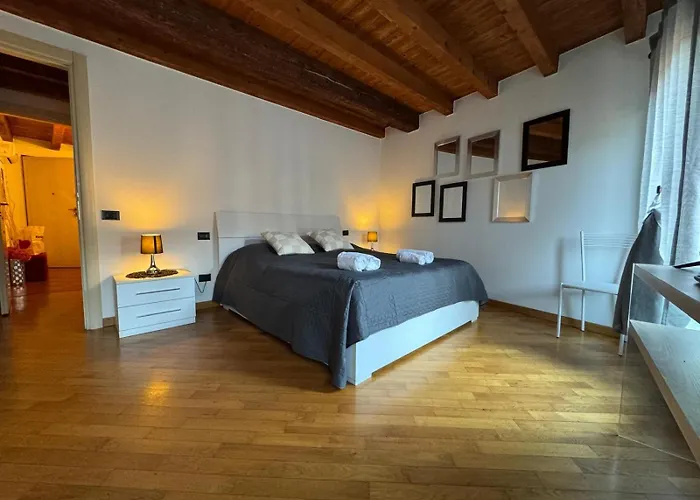 Houseberg Quarenghi Sx